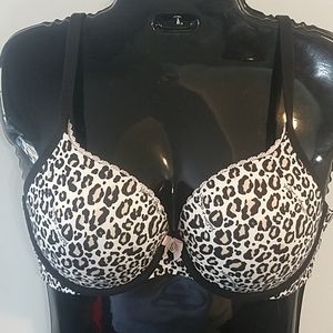 Victoria's Secret Body by Victoria vea size 32DD